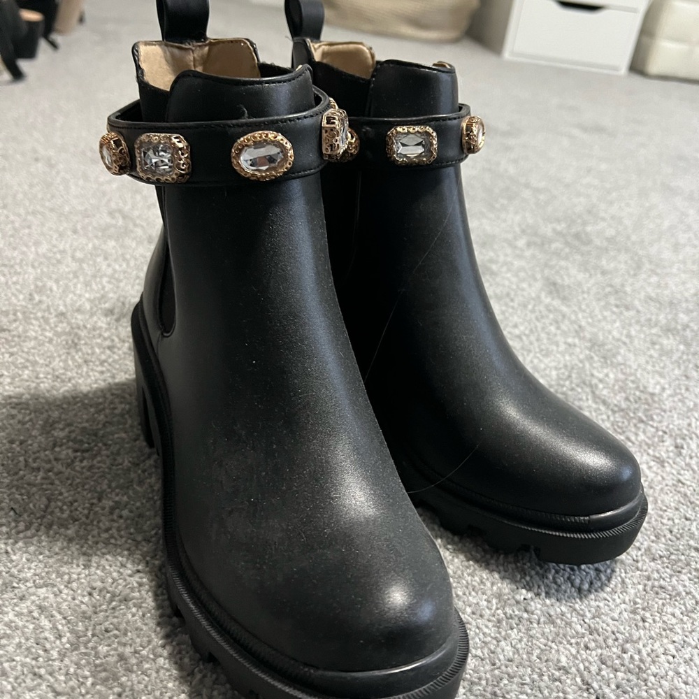Madden girl size 8 ankle black booties with rhinestones